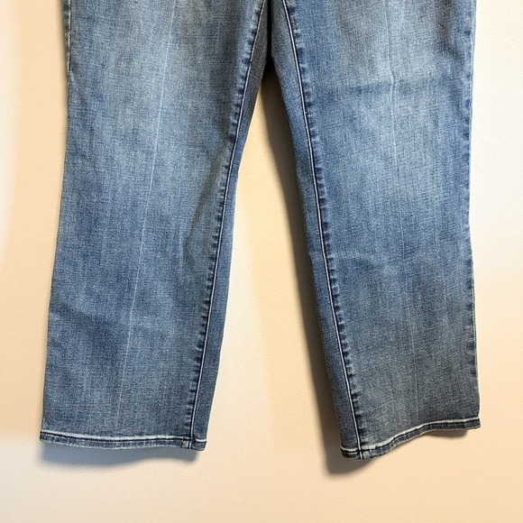 NYDJ Relaxed Straight LiftxTuck Technology Majestic Wash Jeans Size 10 - Picture 5 of 11